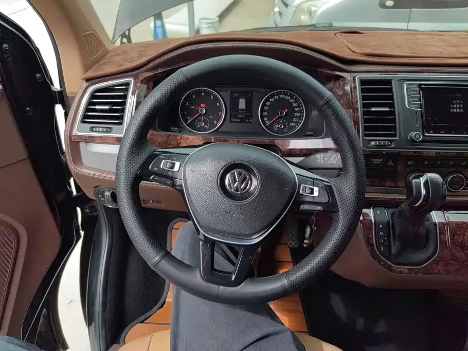 Volkswagen Caravelle — миниатюра 15