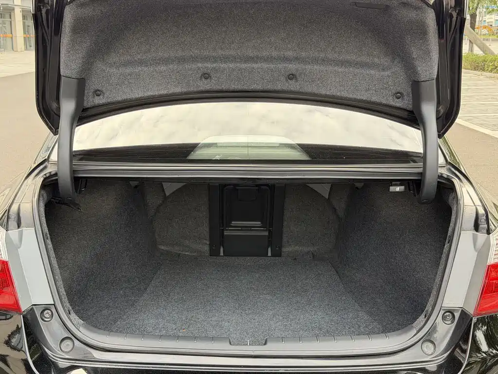 Honda Accord — миниатюра 14