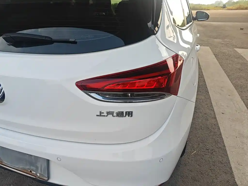 Buick Excelle — миниатюра 8