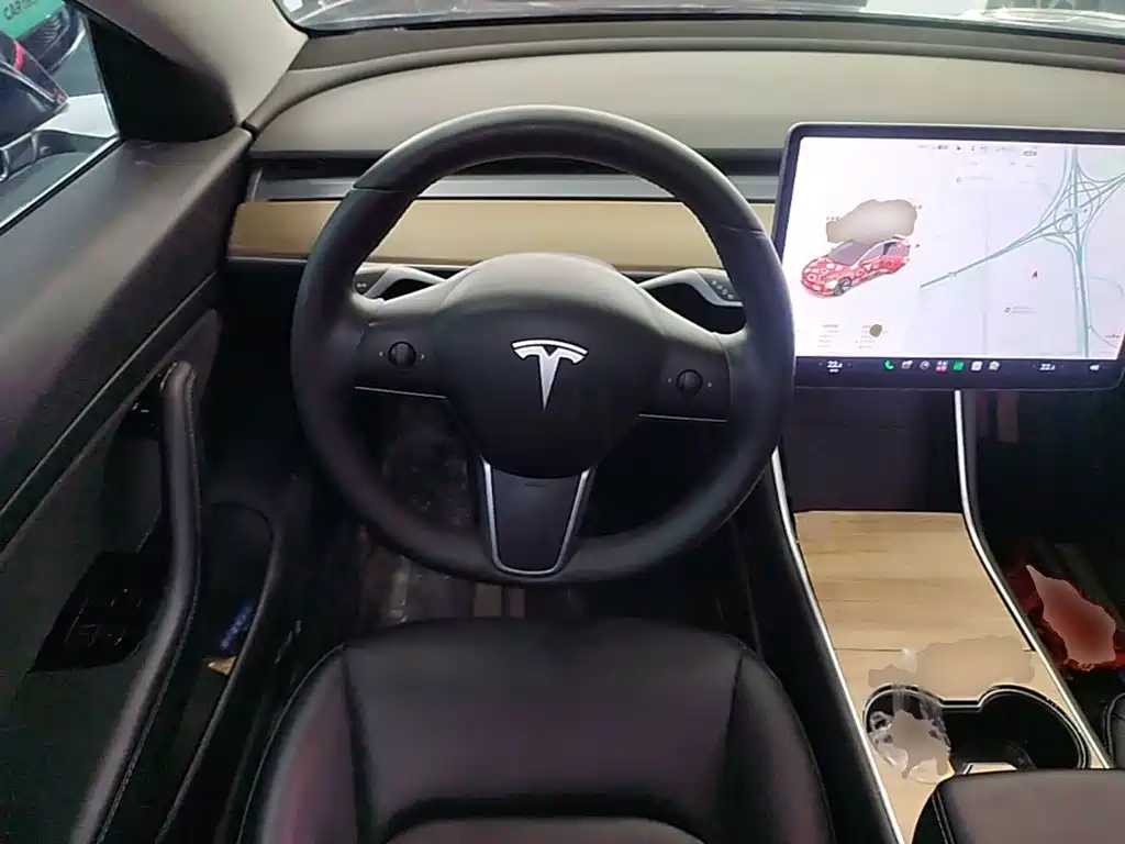 Tesla Model 3 — миниатюра 11
