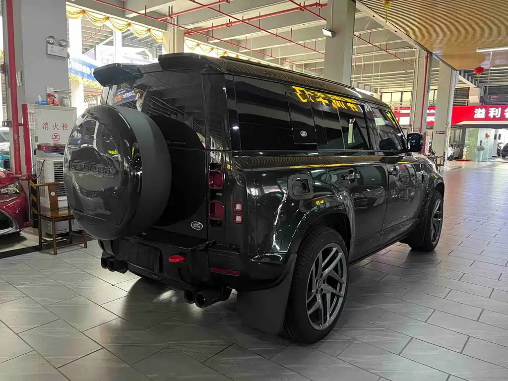 Land Rover Defender — миниатюра 2