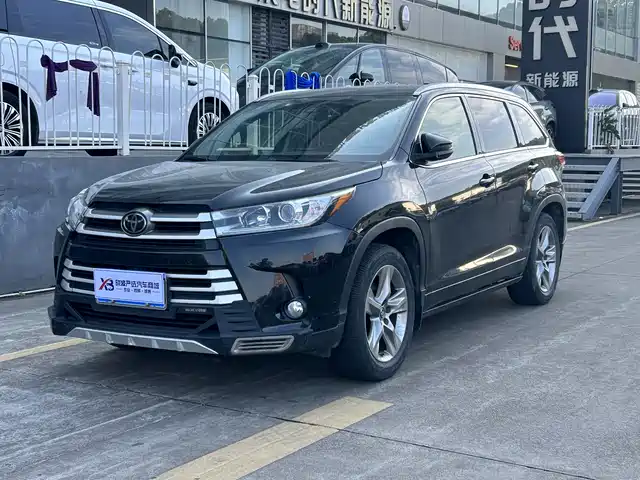 TOYOTA HIGHLANDER