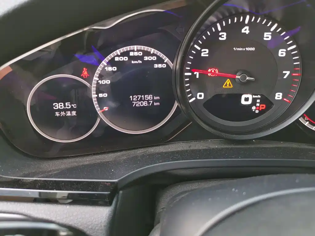 Porsche Cayenne — миниатюра 13