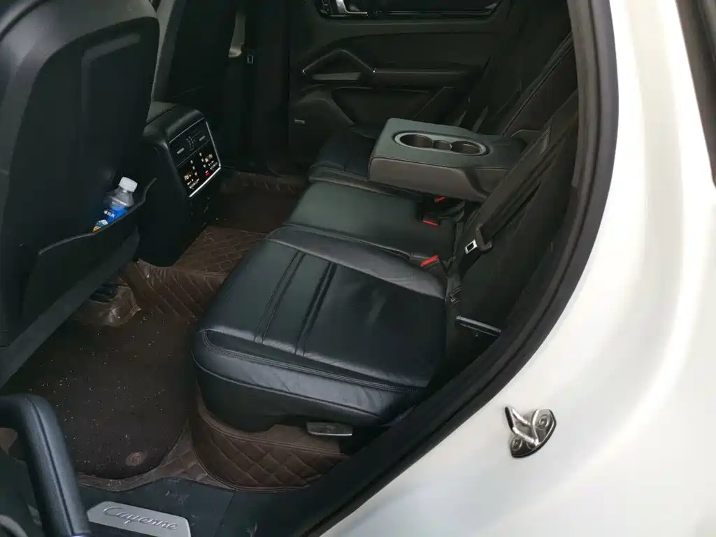 Porsche Cayenne — миниатюра 18