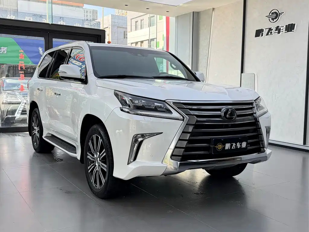 Lexus LX — миниатюра 10