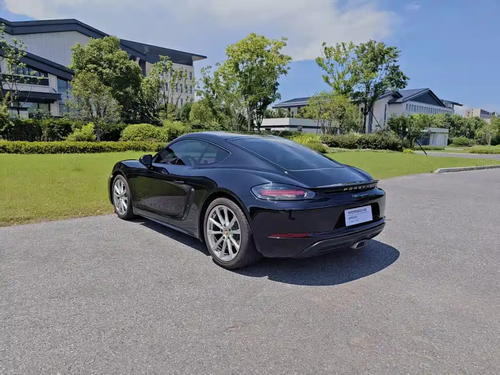Porsche 718 2022 Cayman 2.0T