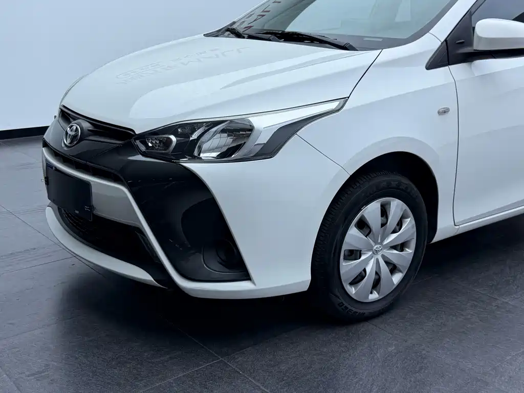 Toyota Yaris L — миниатюра 10