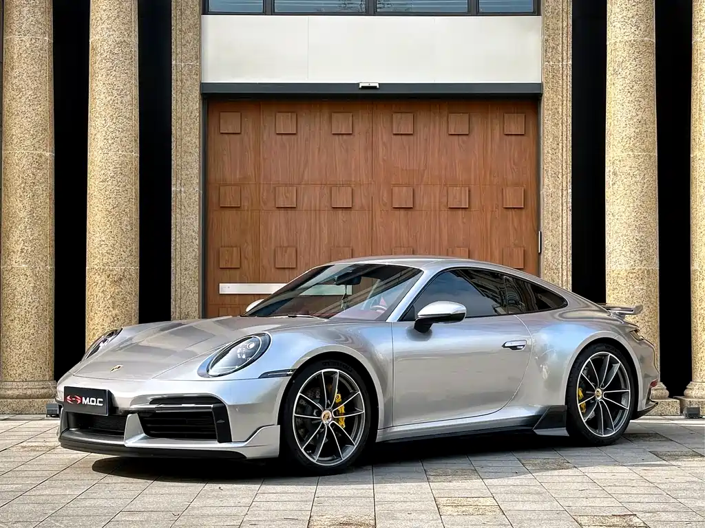 Porsche 911 2025