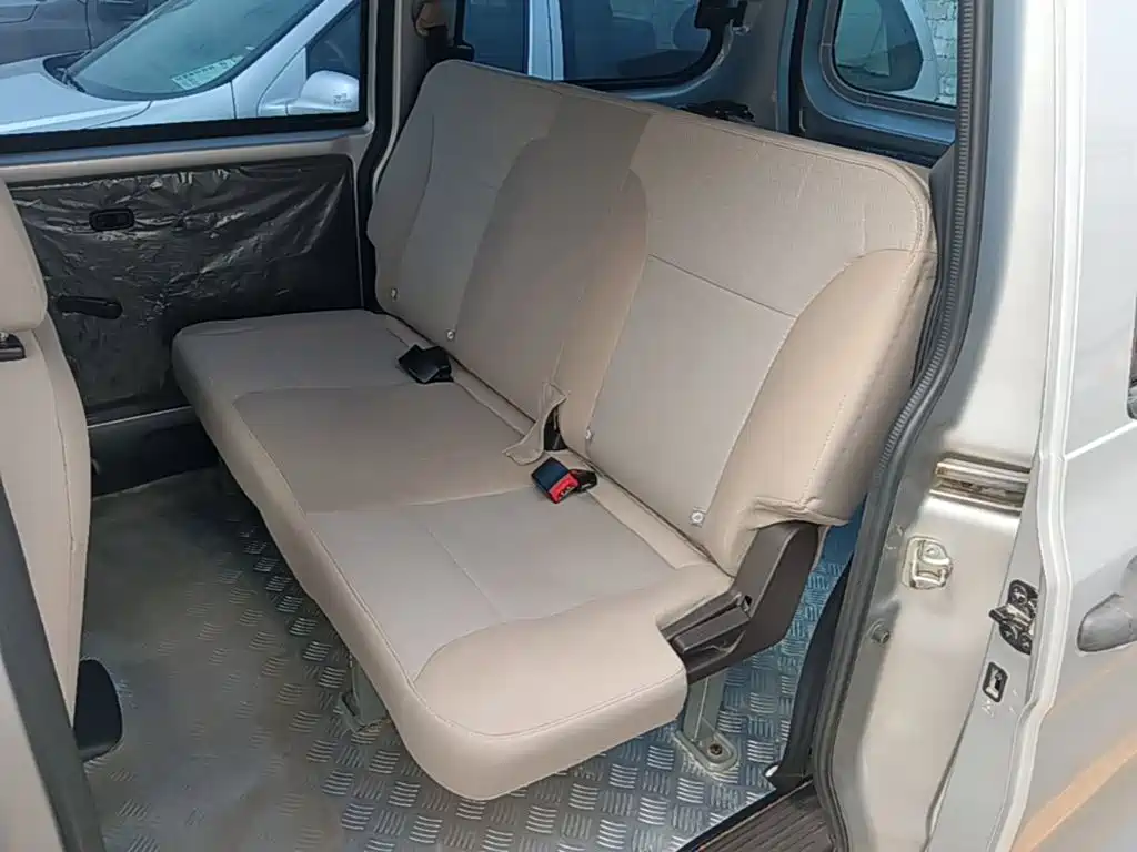 Wuling Hongguang V — миниатюра 17