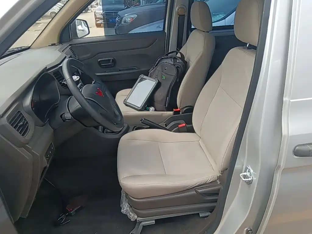 Wuling Hongguang V — миниатюра 15
