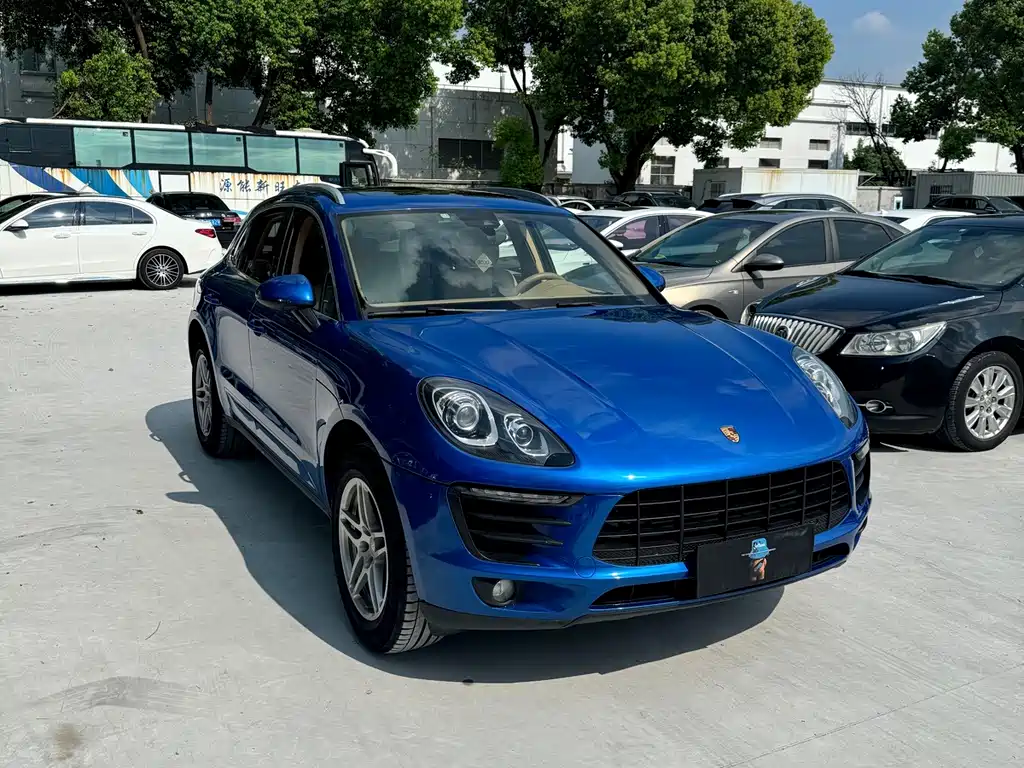 Porsche Macan — миниатюра 3