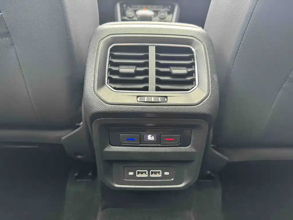 Volkswagen Tiguan L L 2020 330TSI AT Comfort VI
