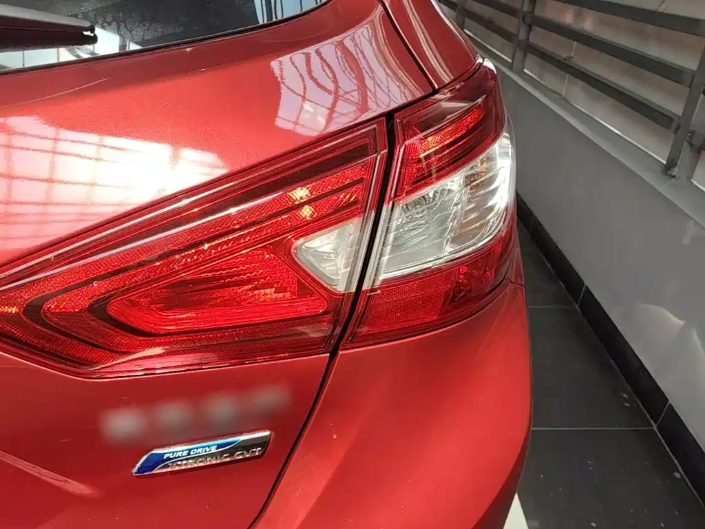 Nissan Tiida — миниатюра 8