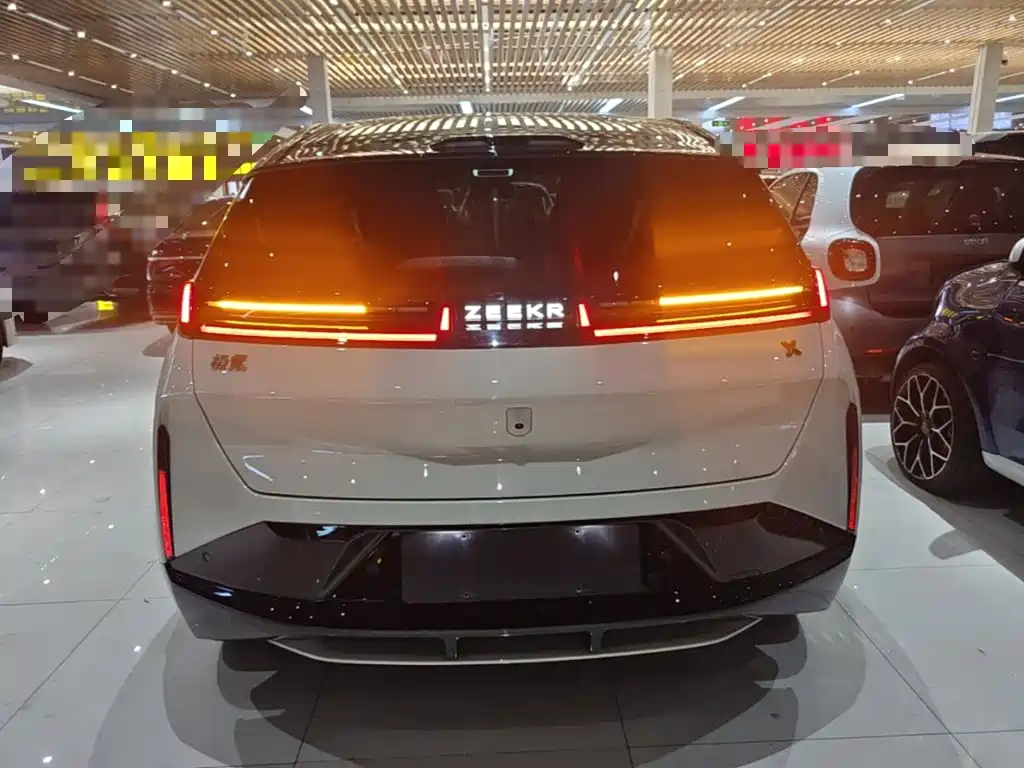 Zeekr X — миниатюра 6