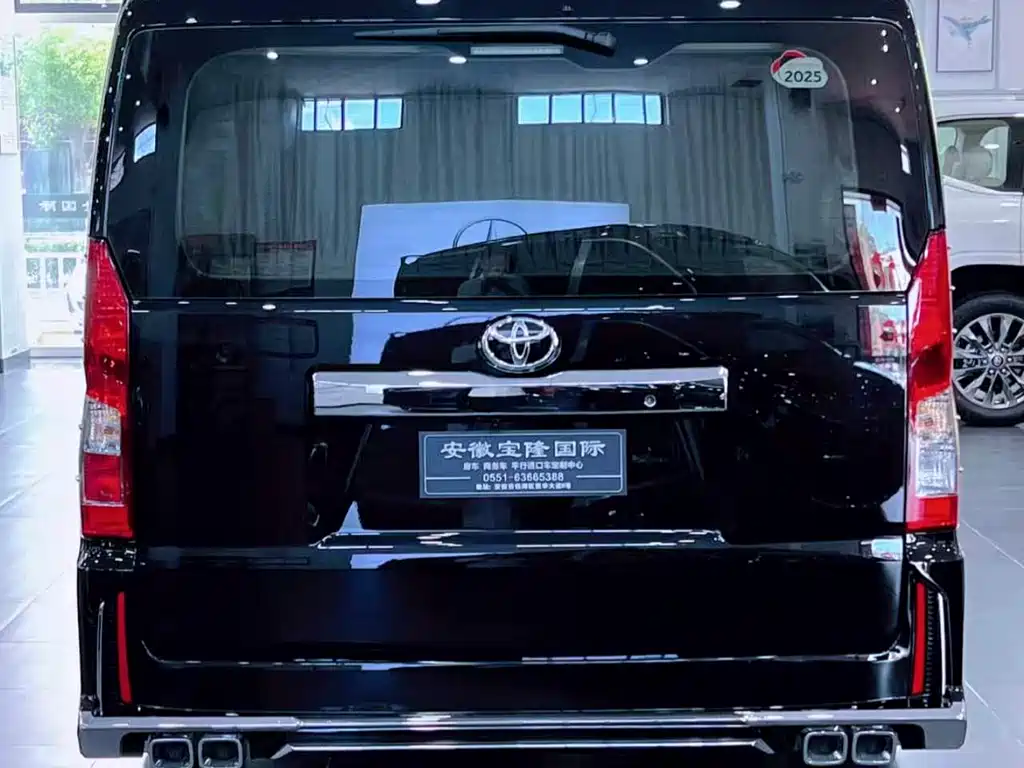Toyota HiAce 2025 3.5L AT