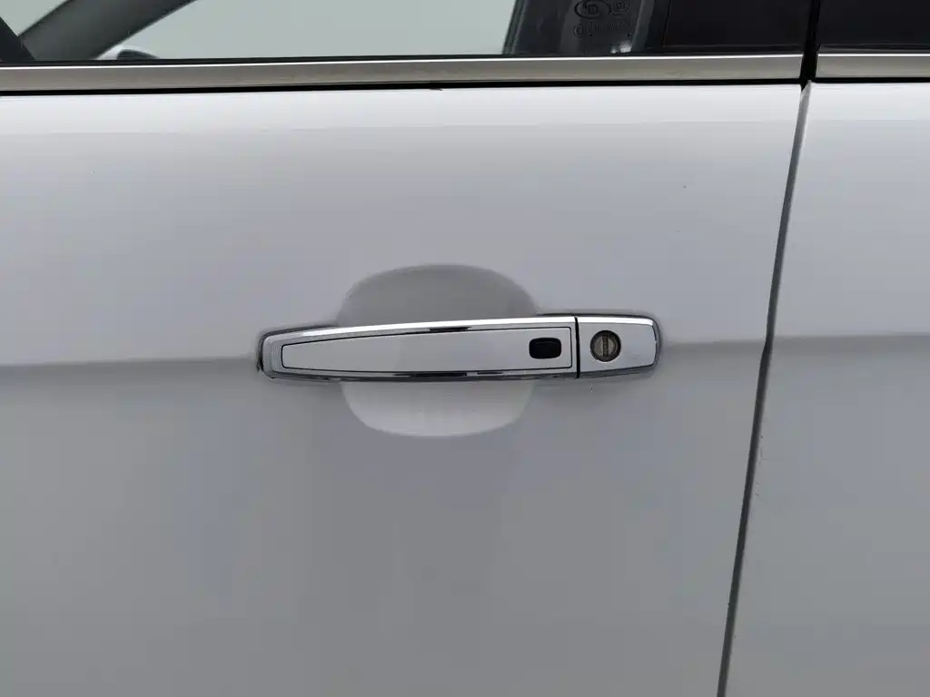 Chevrolet Captiva — миниатюра 18