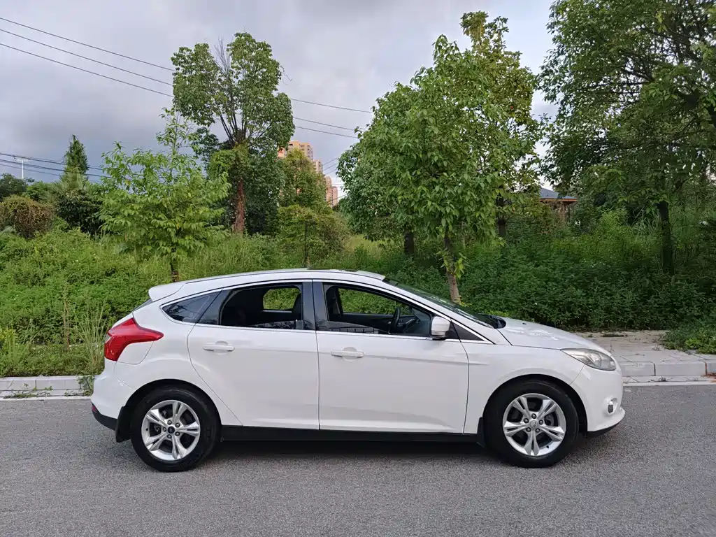 Ford Focus — миниатюра 5