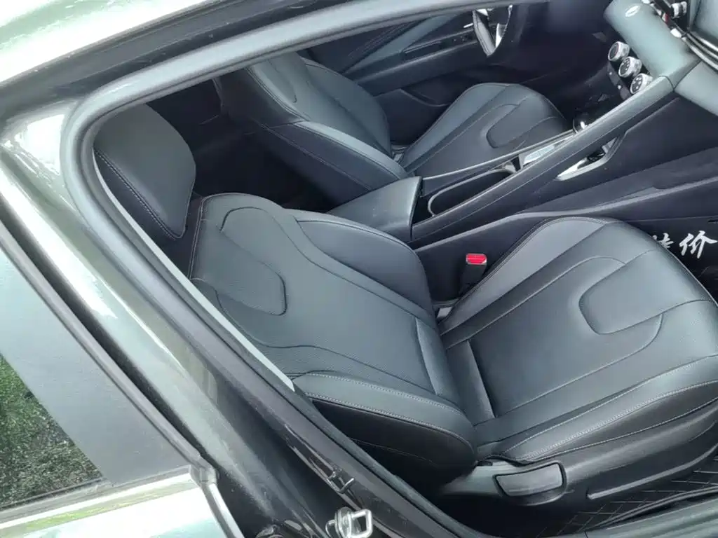 Hyundai Elantra — миниатюра 25