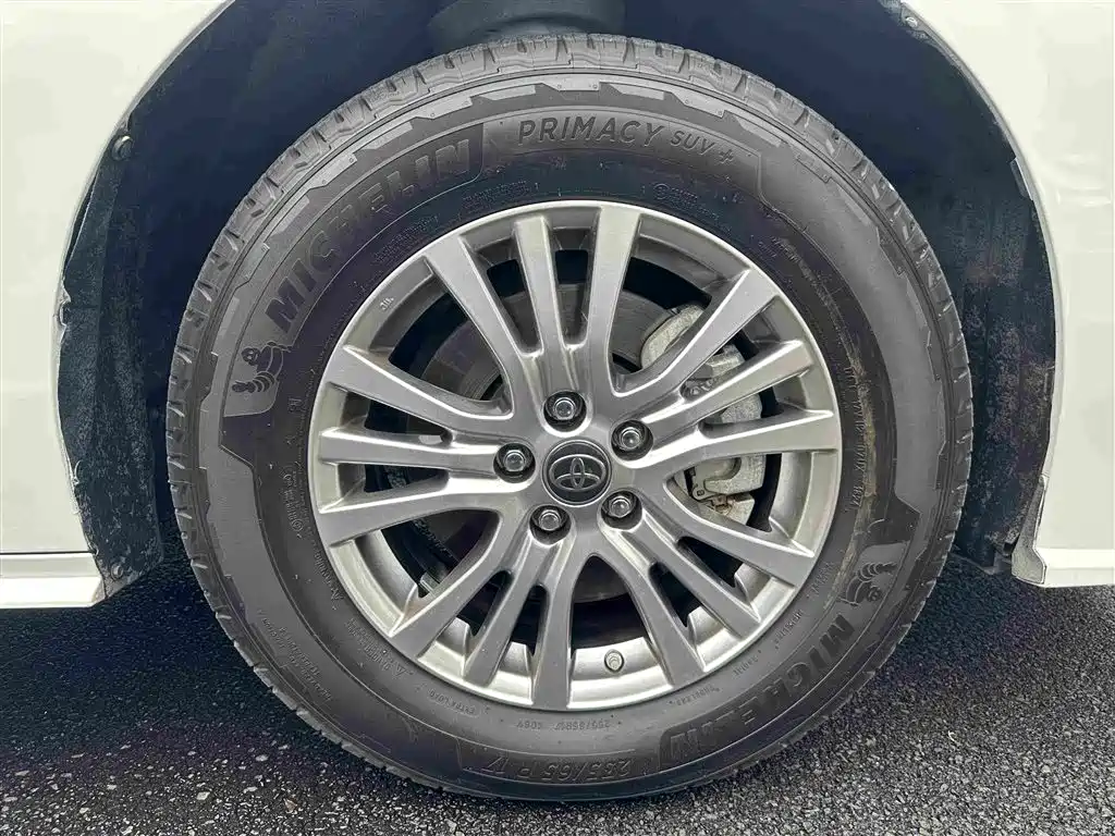 Toyota Sienna — миниатюра 38