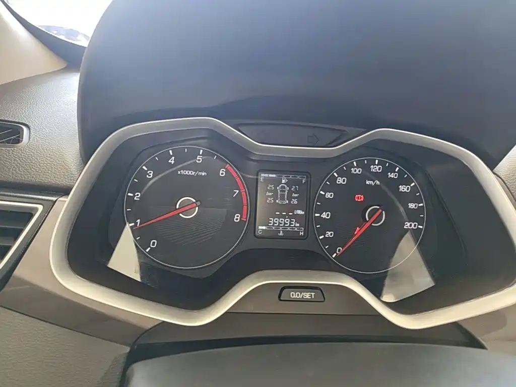 Baojun 310W — миниатюра 12