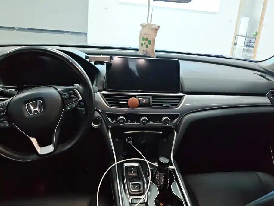 Honda Accord — миниатюра 13