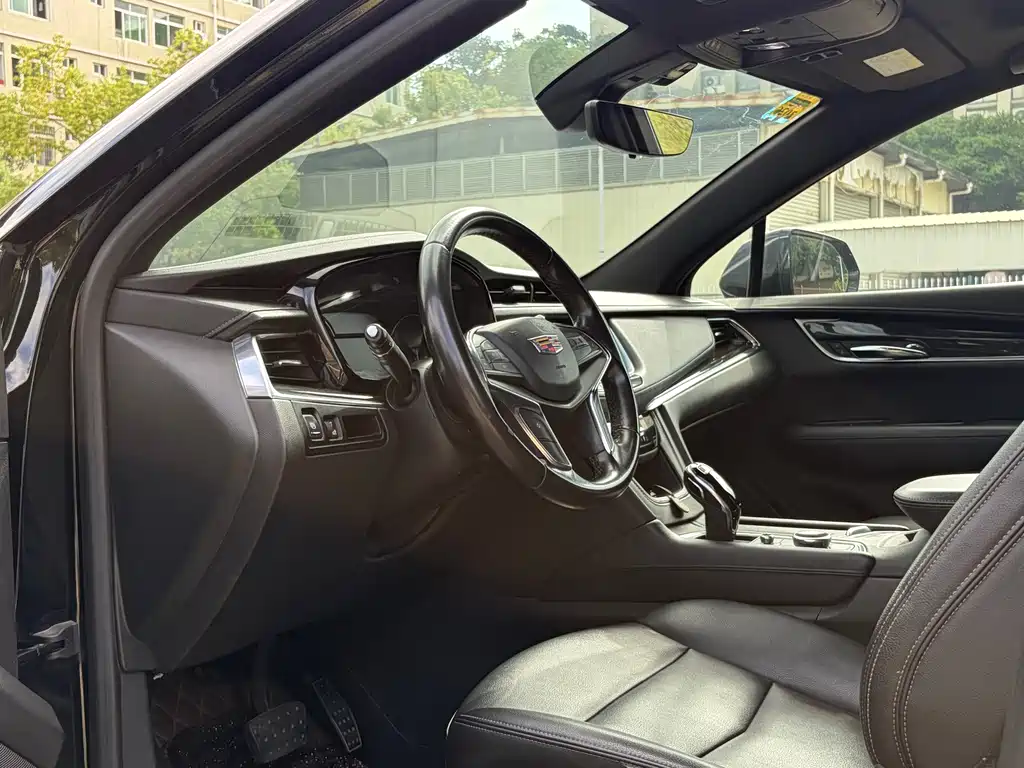 Cadillac XT5 — миниатюра 7