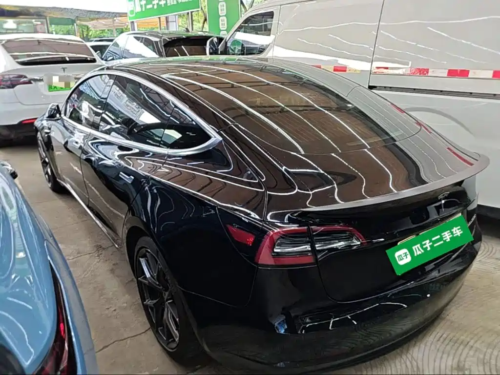 Tesla Model 3 — миниатюра 5