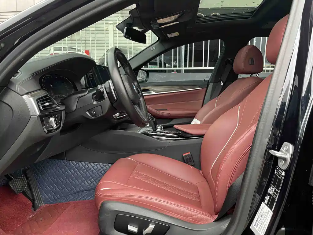 BMW 5 Series — миниатюра 8