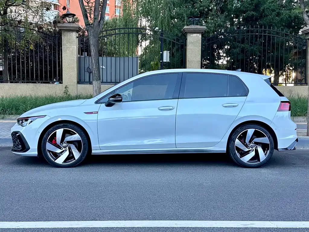 Volkswagen Golf GTI — миниатюра 3