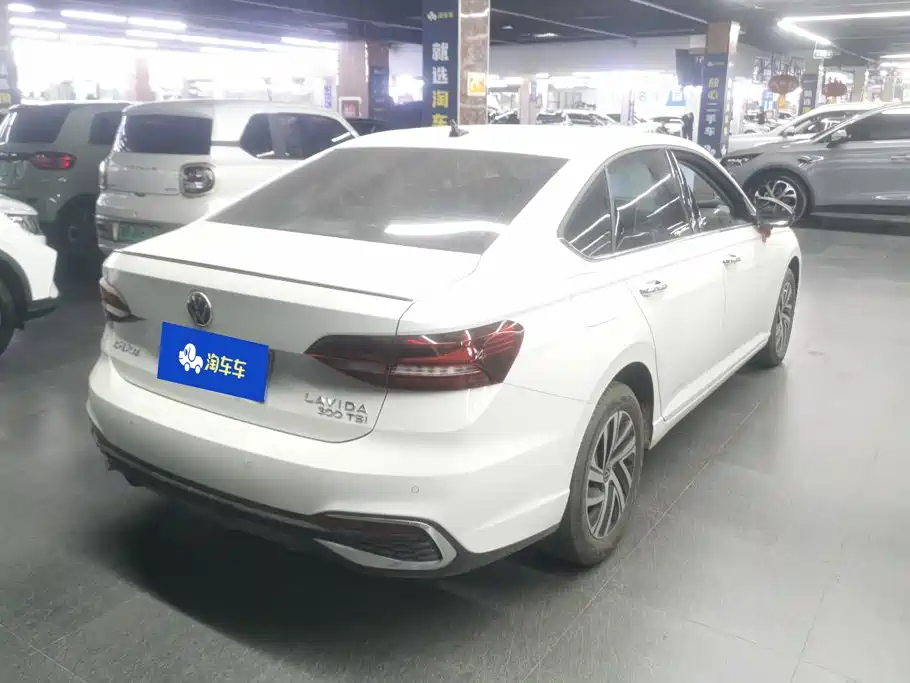 Volkswagen Lavida — миниатюра 3