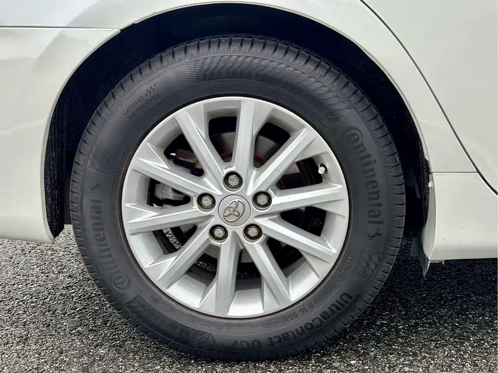 Toyota Camry — миниатюра 15