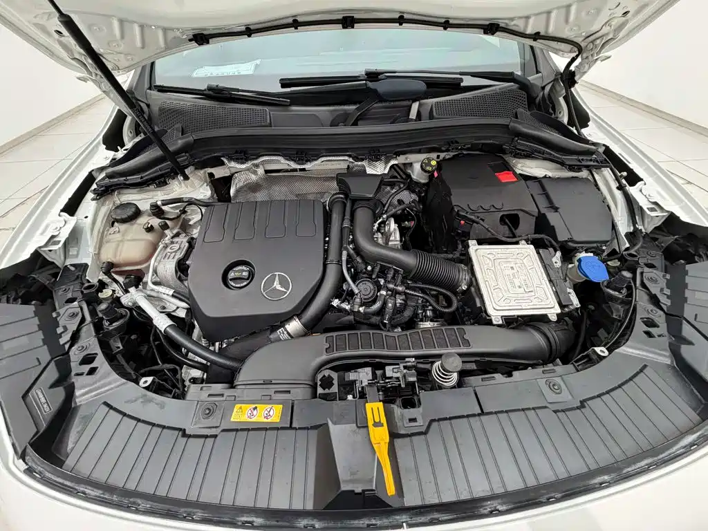 Mercedes-Benz GLA — миниатюра 12