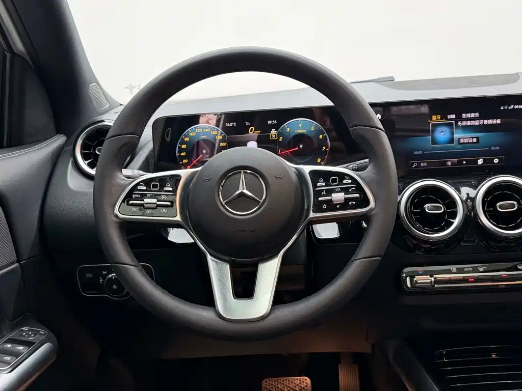 Mercedes-Benz GLA — миниатюра 14