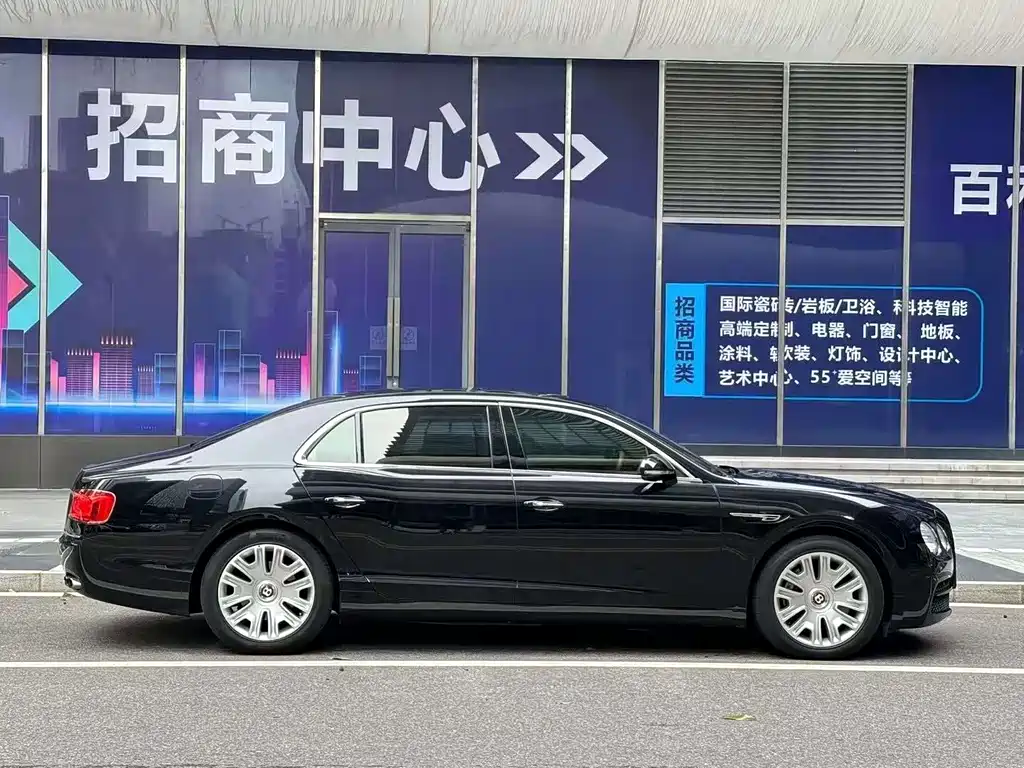Bentley Flying Spur 2017 4.0T V8 Standard
