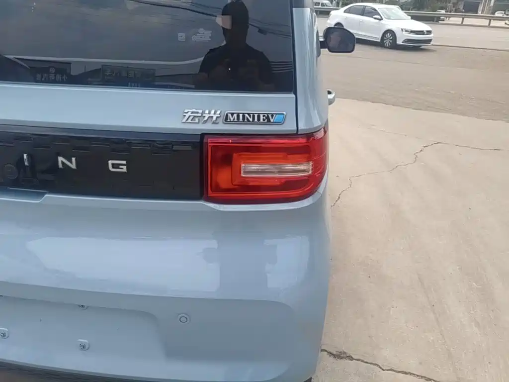 Wuling MINIEV — миниатюра 8
