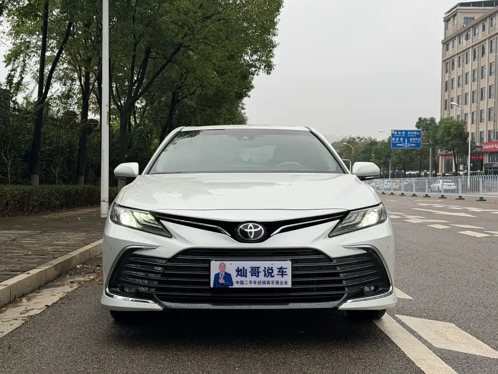 Toyota Camry — миниатюра 2