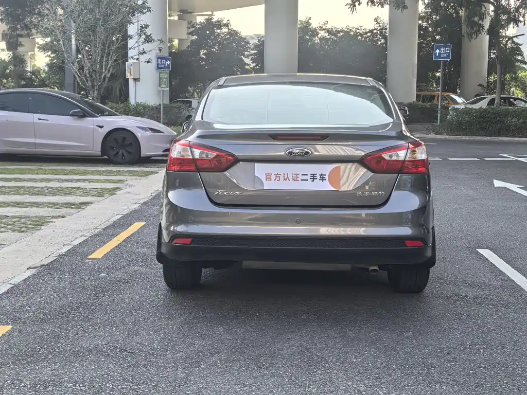 Ford Focus — миниатюра 11