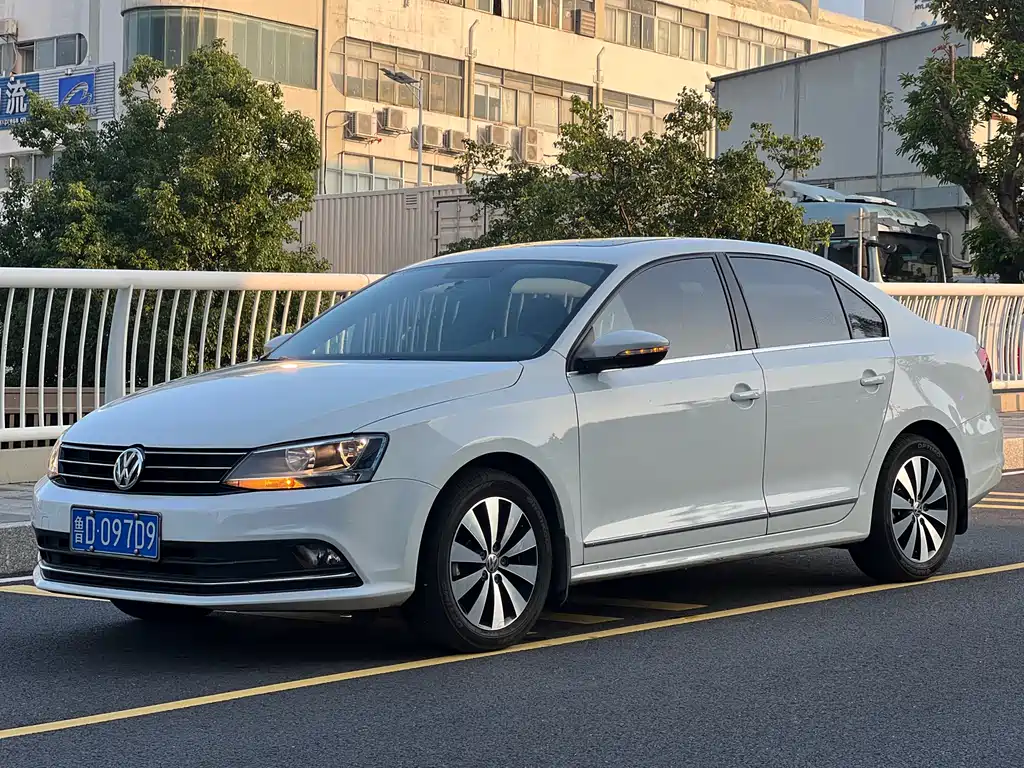 Volkswagen Sagitar 2017