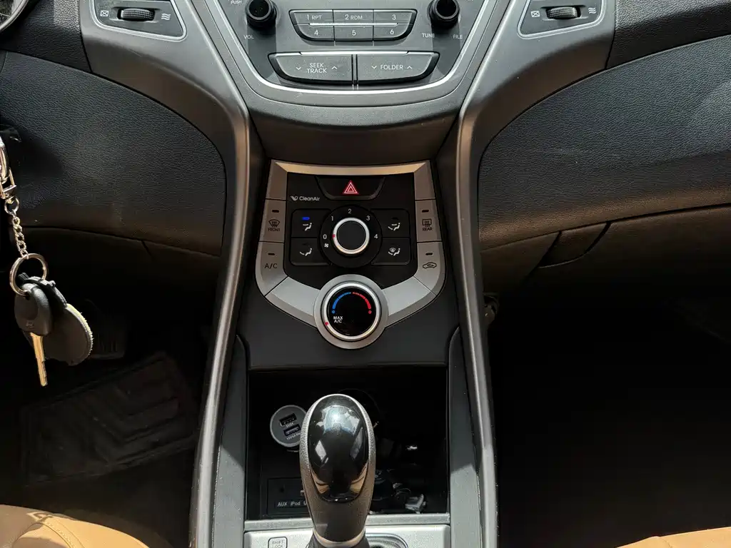 Hyundai Elantra Langdong — миниатюра 11