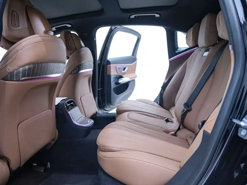 Mercedes-Benz E-Class — миниатюра 23