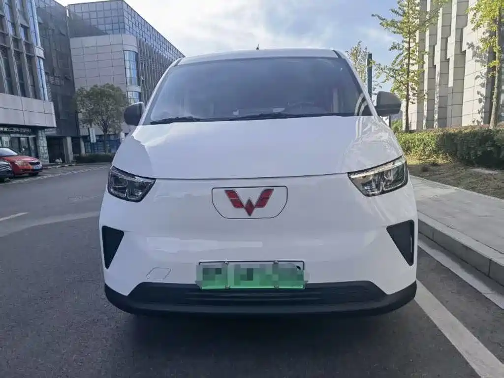 Wuling Yangguang — миниатюра 2