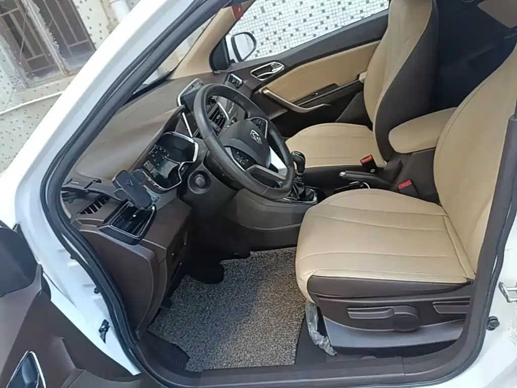 Baojun 310W — миниатюра 15