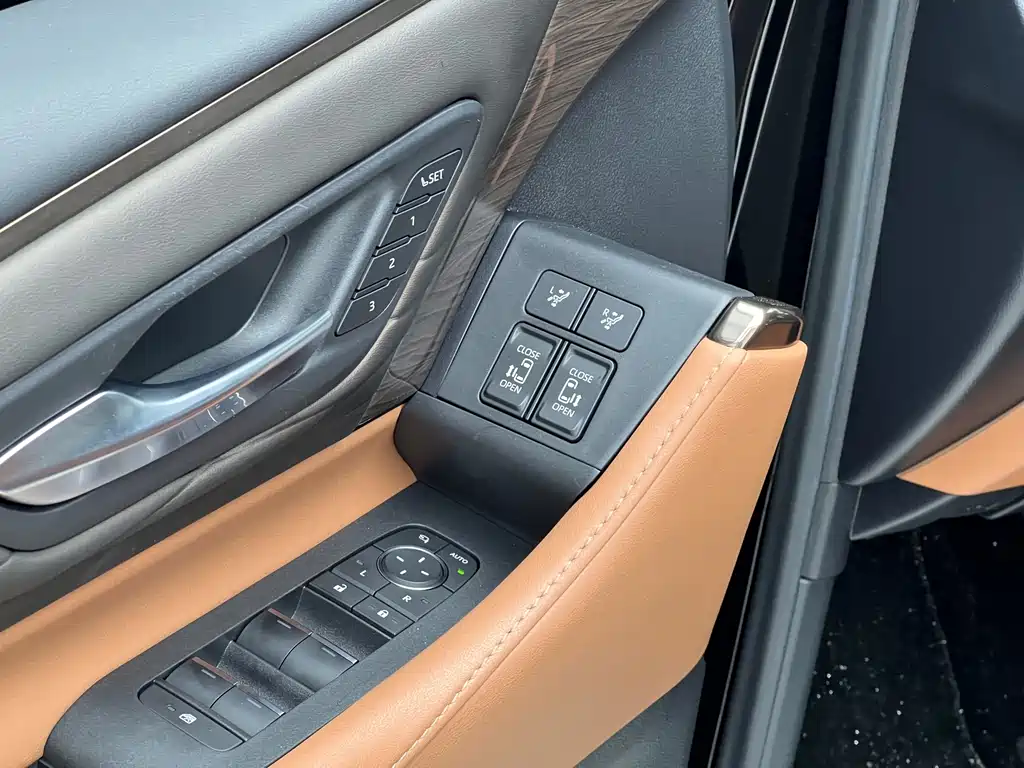 Toyota Alphard 2024 — фото 15