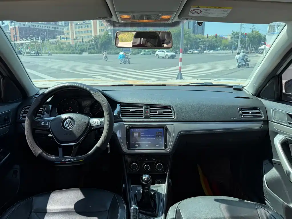 Volkswagen Lavida — миниатюра 5