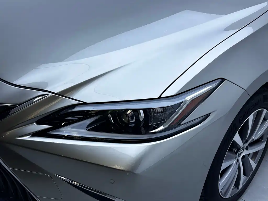 Lexus ES 2020 260