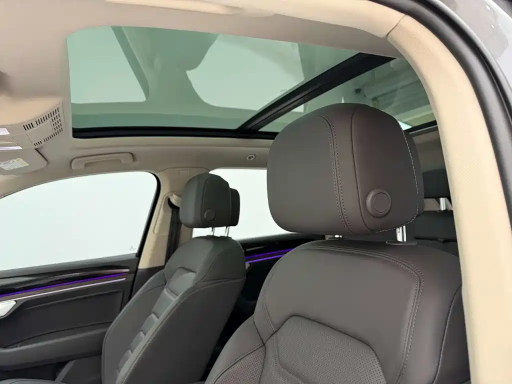 Volkswagen Touareg — миниатюра 21