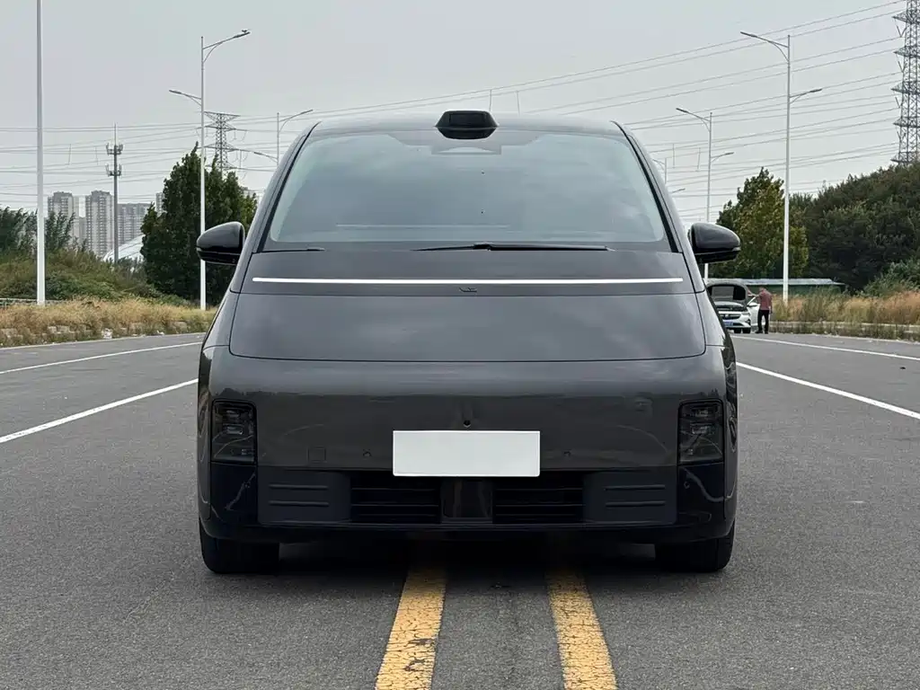 Li Auto Li MEGA — миниатюра 2