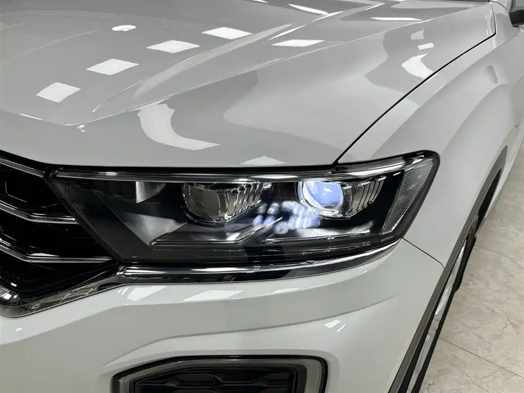 VOLKSWAGEN T ROC EXPLORING SONGS