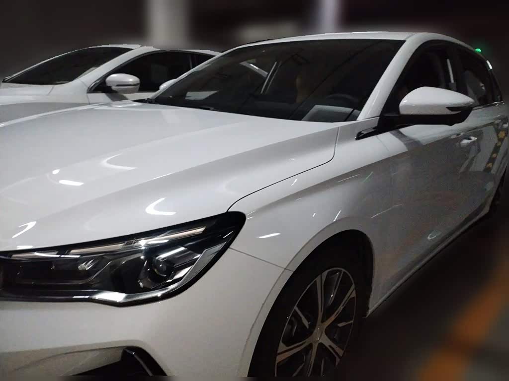 Geely Emgrand 1.5 л 2023 г. Белый, пробег 12500 км