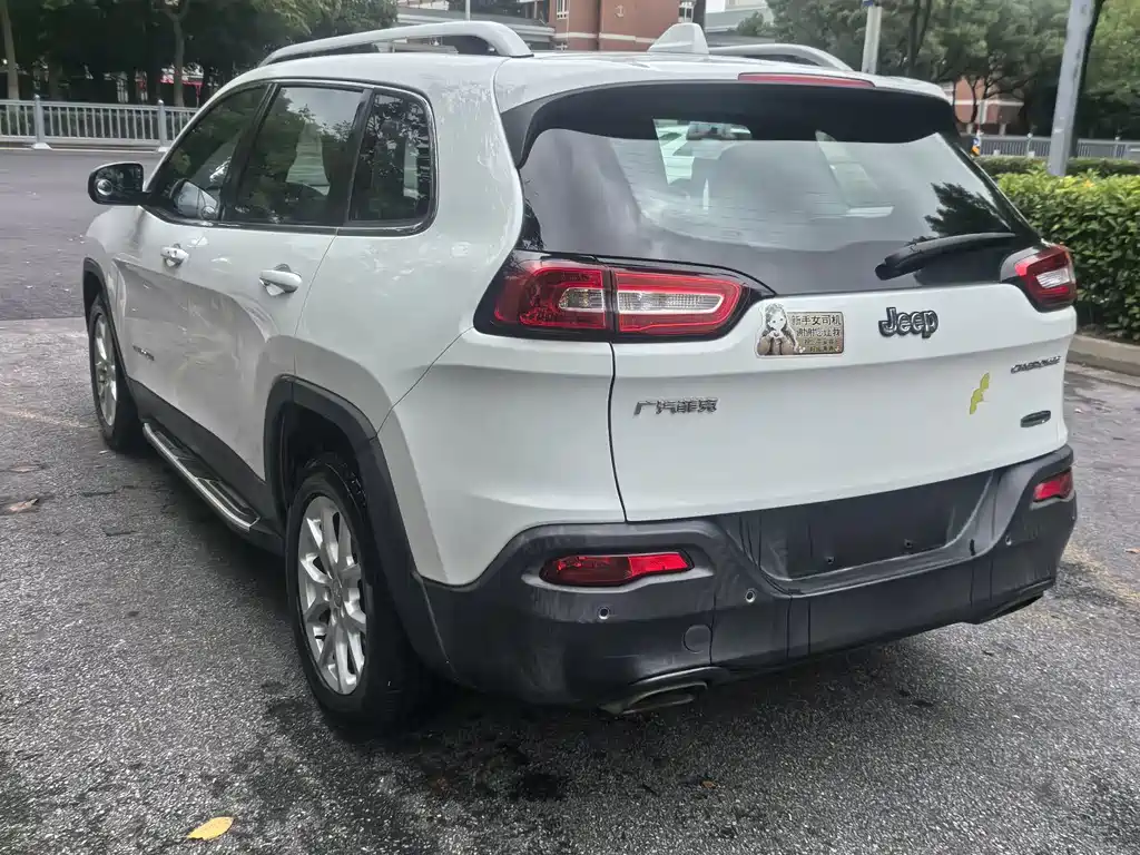Jeep Cherokee — миниатюра 9